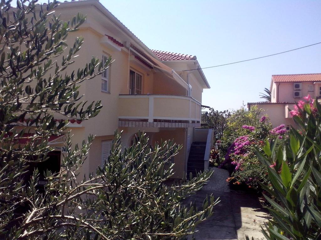 Apartments Antica Rab Town Ngoại thất bức ảnh