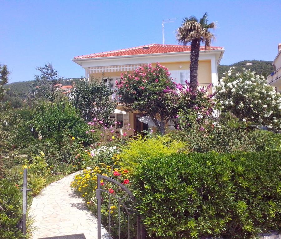 Apartments Antica Rab Town Ngoại thất bức ảnh