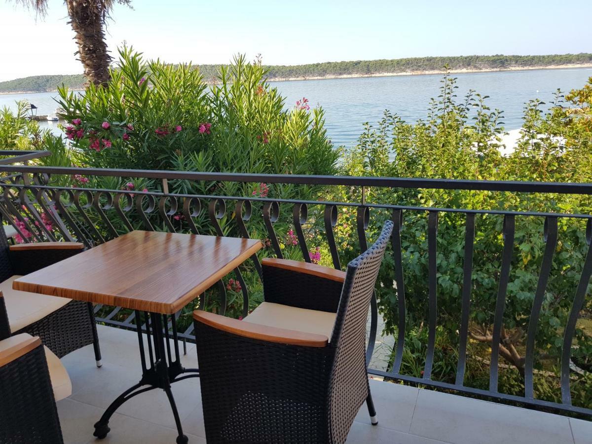 Apartments Antica Rab Town Ngoại thất bức ảnh